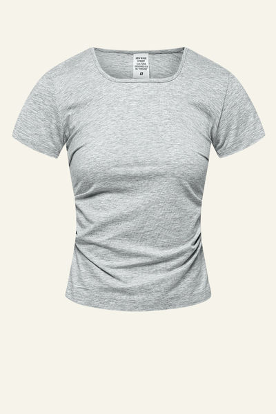 Women's  straight shoulder short-sleeved T-shirt.