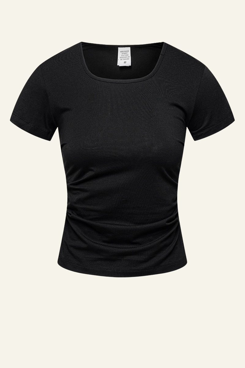 Women's  straight shoulder short-sleeved T-shirt.