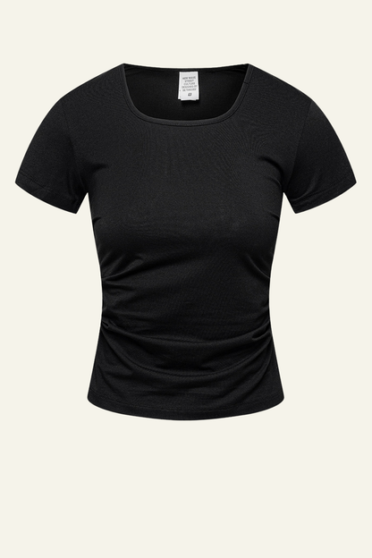 Women's  straight shoulder short-sleeved T-shirt.