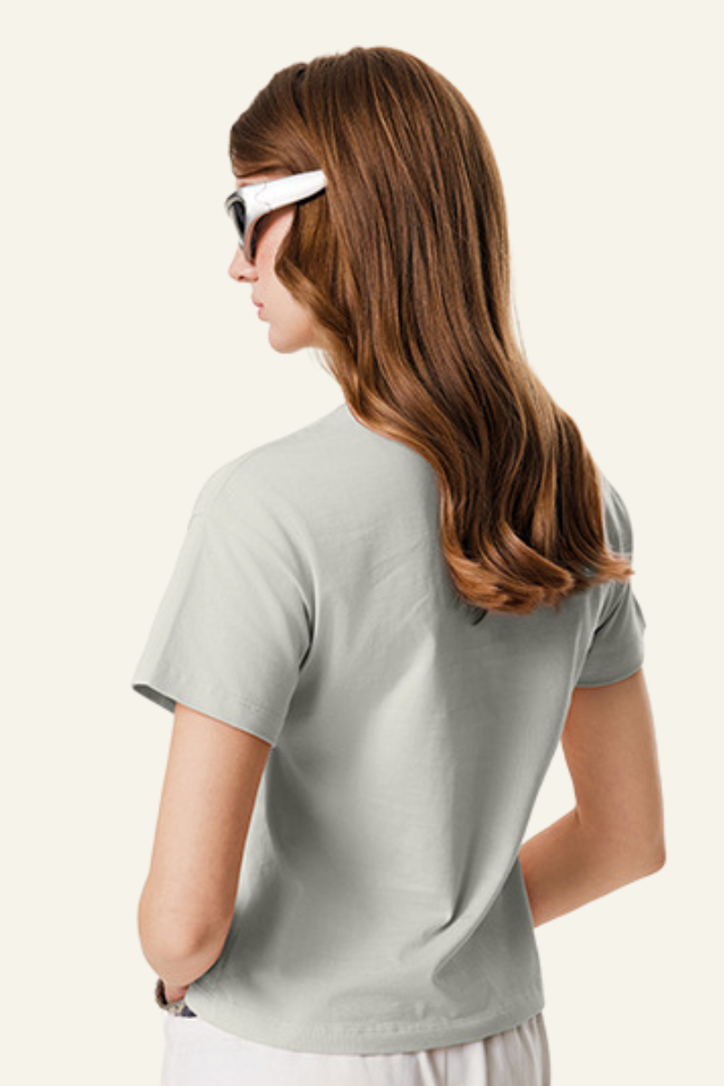 Women's  cotton Round-neck Slimming T-shirt.