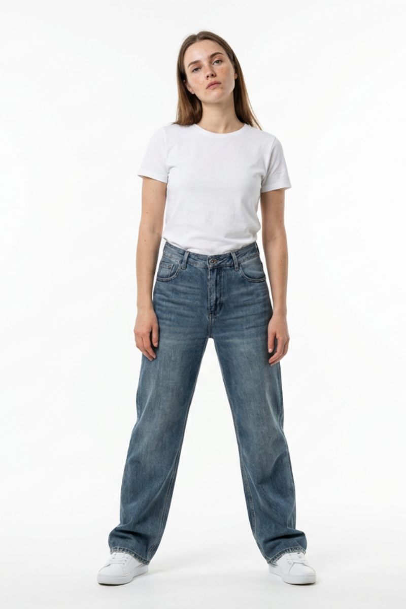 Women's Vintage Dirty Wash Straight Leg Jeans
