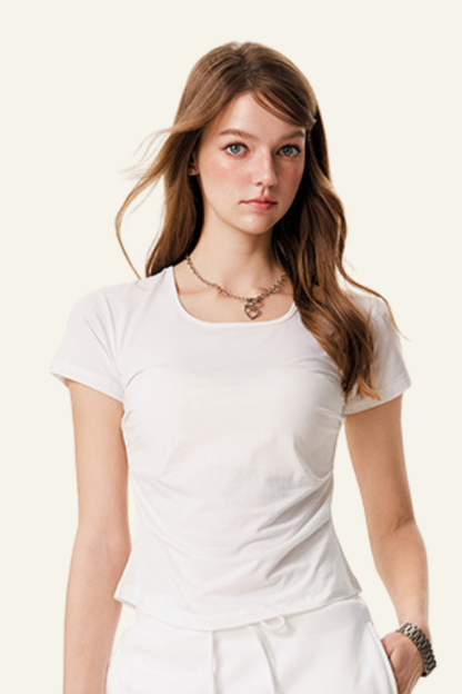 Women's  straight shoulder short-sleeved T-shirt.
