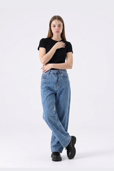 Women's Classic Wash High Waist Straight Leg Jeans