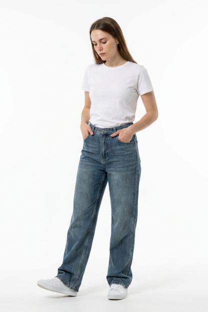 Women's Vintage Dirty Wash Straight Leg Jeans