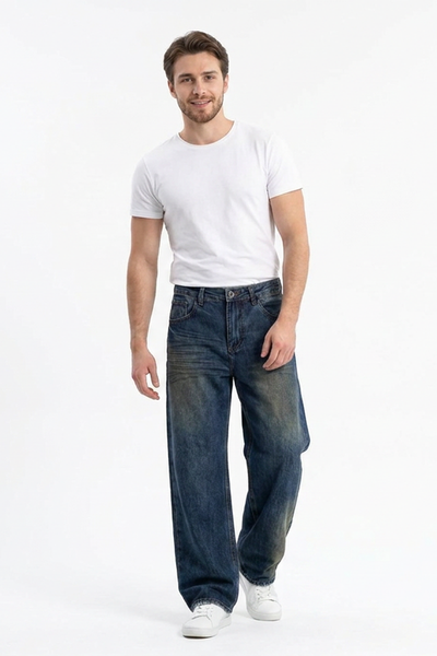 Men's Washed Relaxed Straight Leg Jeans