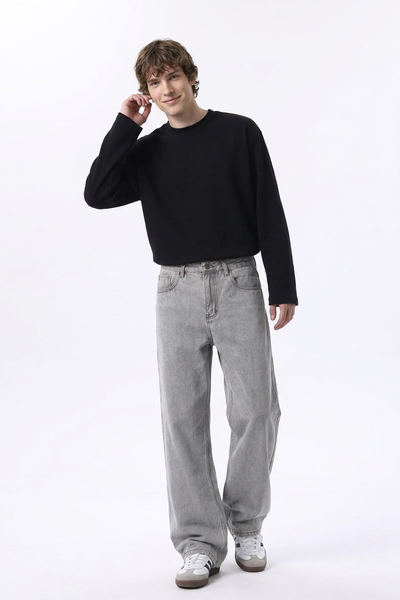 Men's Relaxed Straight Leg Jeans